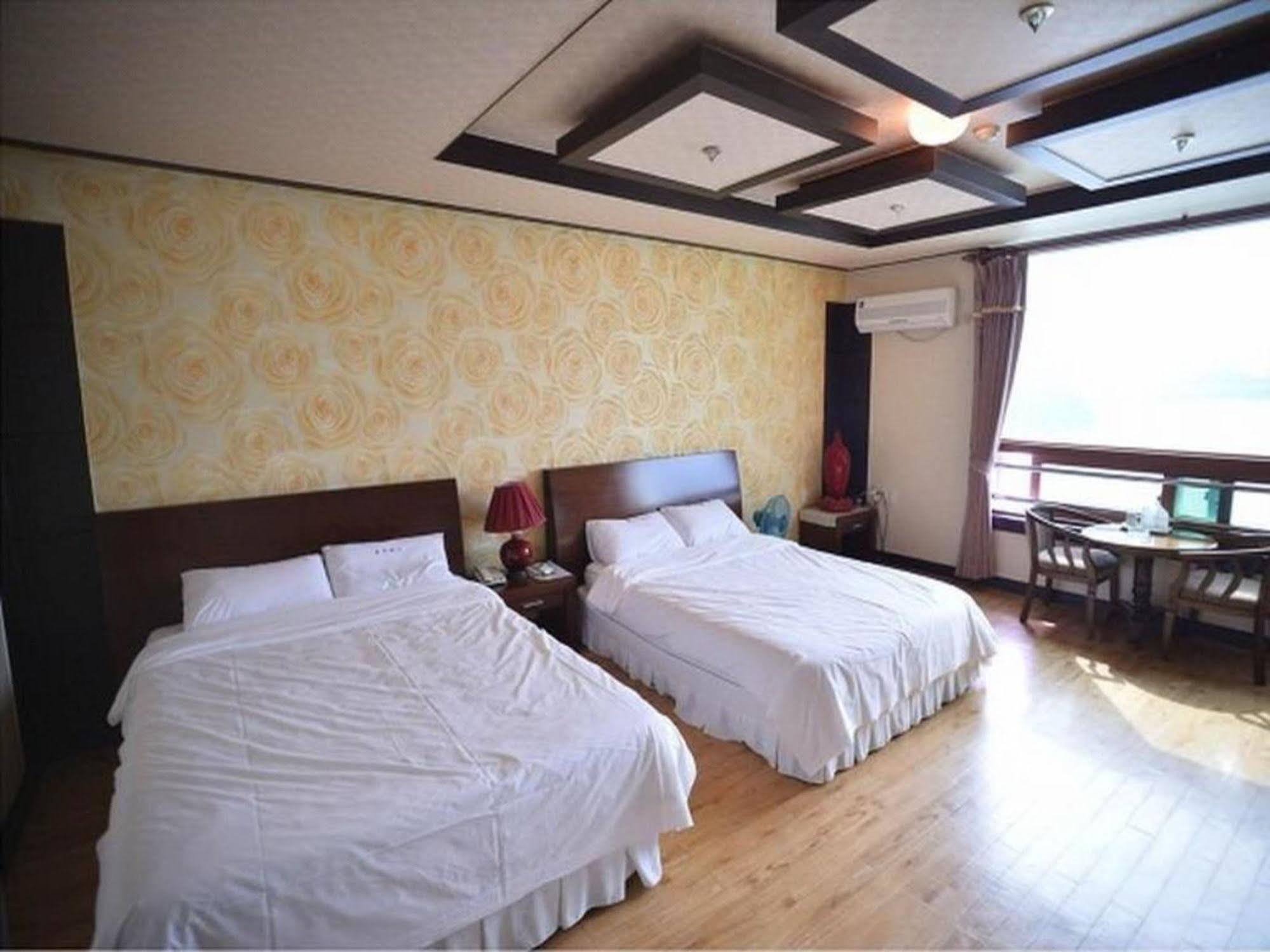 Am Ort Hotel Yeosu Exterior foto