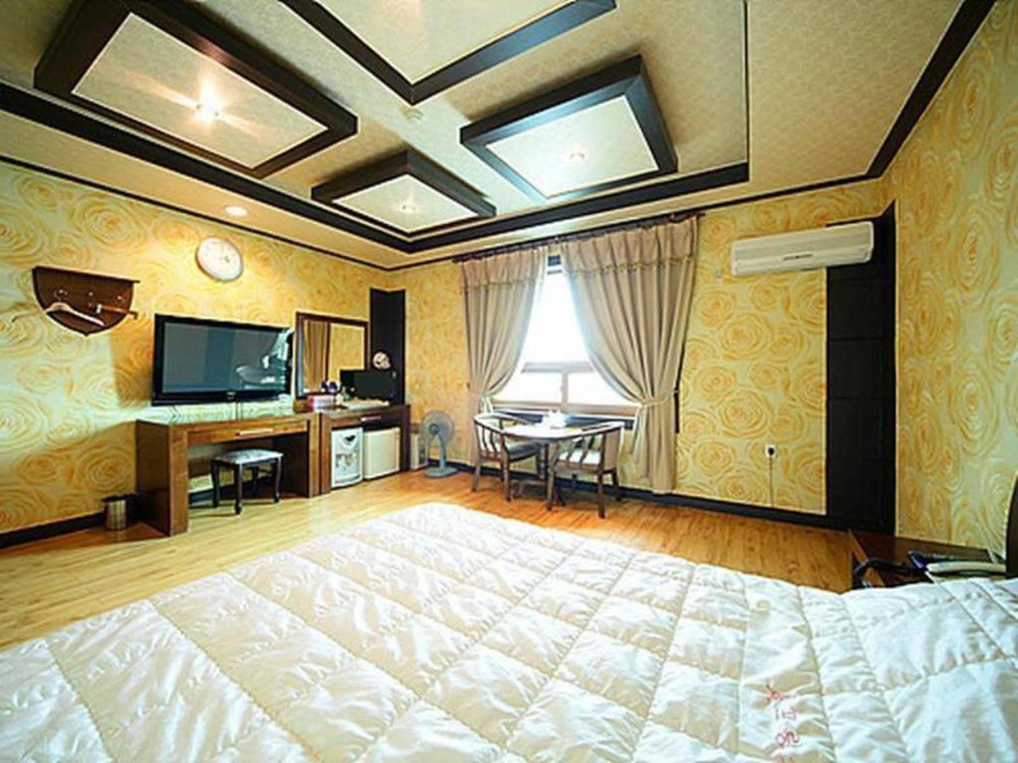 Am Ort Hotel Yeosu Exterior foto